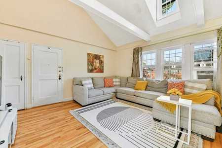 86 Boylston St #4 Newton, MA 02407
