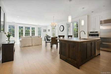 15 Kensington Road #104 Bronxville, NY 10708