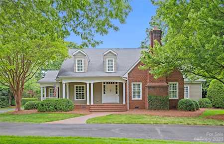 3714 Pelham Ln Charlotte, NC 28211