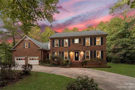 2513 Cross Country Rd Charlotte, NC 28270