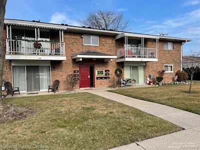 15110 Fairfield St #9 Livonia, MI 48154