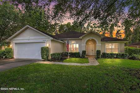 12057 Walkers Glen LN N Jacksonville, FL 32246