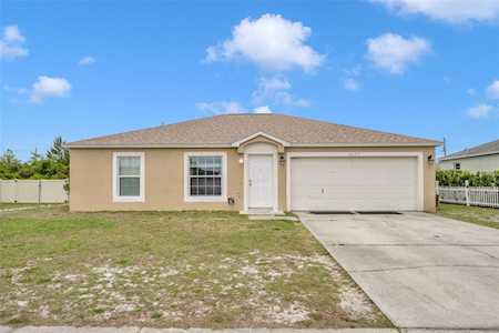 2836 Grayton St Deltona, FL 32738