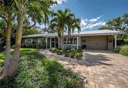704 Armada Rd N Venice, FL 34285