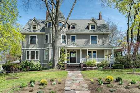 159 Washington St #2 Newton, MA 02458