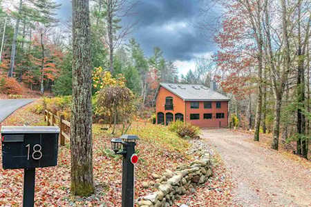 18 Treeline Rd Thornton, NH 03285
