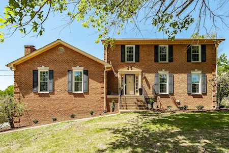 614 Cumberland Hills Dr Hendersonville, TN 37075