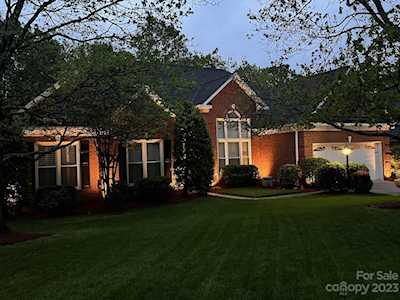 8040 Stevens Mill Rd Matthews, NC 28104