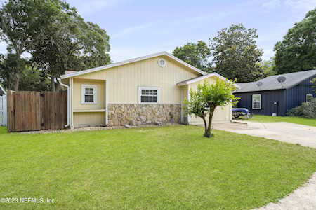 1042 Cove Landing DR Jacksonville, FL 32233