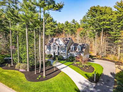 69 Paradise Ln Rochester, MA 02770
