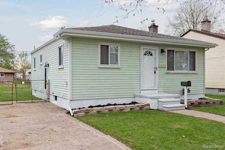 12020 Cardwell St Livonia, MI 48150
