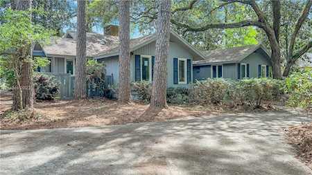 271 Greenwood Dr Hilton Head Island, SC 29928