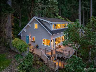 8471 Hansen Rd NE Bainbridge Island, WA 98110