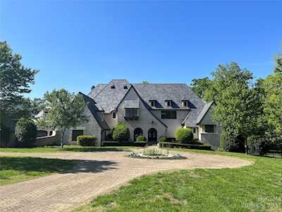 2104 Woodhaven Rd Charlotte, NC 28211