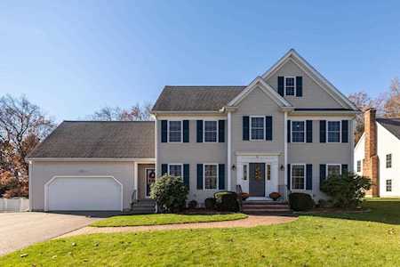 6 Sarah Lane Maynard, MA 01754