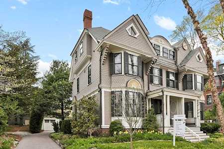 19 Brewster Street Cambridge, MA 02138
