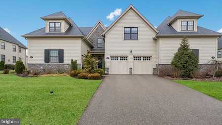 6162 Creekside Dr Flourtown, PA 19031