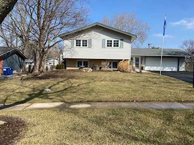 21W110 Canary Rd Lombard, IL 60148