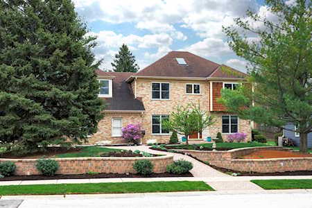 2305 Fox Valley Ct Aurora, IL 60504