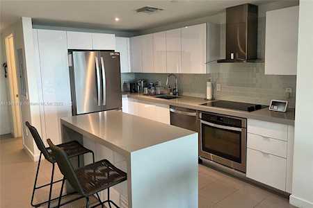 1600 NE 1st Ave #1515 Miami, FL 33132