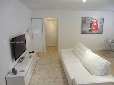 734 Meridian Ave #3 Miami Beach, FL 33139
