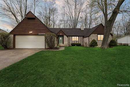 22005 Cass St Farmington Hills, MI 48335