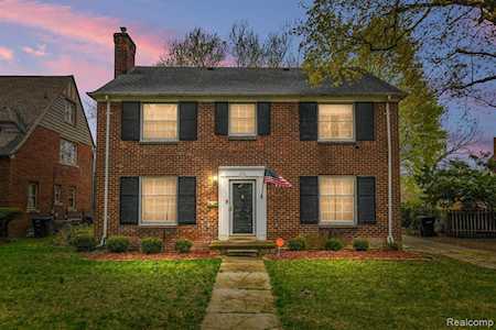 15945 Warwick St Detroit, MI 48223