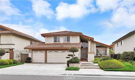 8732 Cliffside Drive Huntington Beach, CA 92646