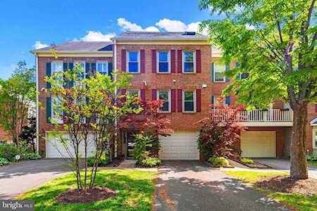 7583 Chrisland Cove Falls Church, VA 22042