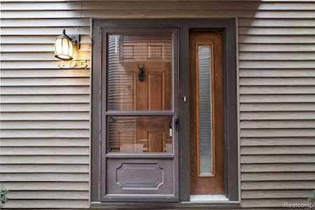 405 W Rockwell St Fenton, MI 48430