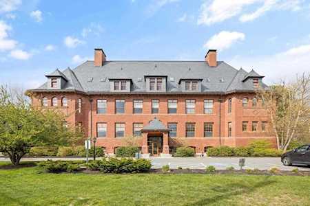 33 Forest St #205 Lexington, MA 02421