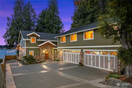5429 S Island Dr E Bonney Lake, WA 98391