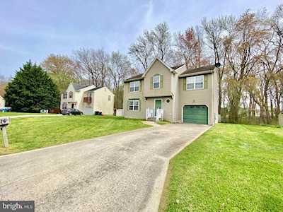 14 Autumnwood Ct Dover, DE 19904