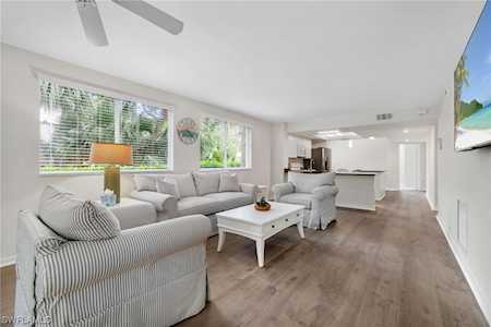 285 Naples Cove Dr #1106 Naples, FL 34110