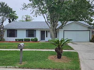 4530 Crosstie RD N Jacksonville, FL 32257