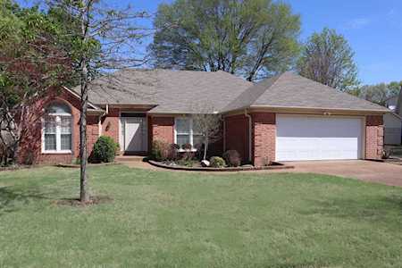 624 Charles Hamilton Dr Collierville, TN 38017