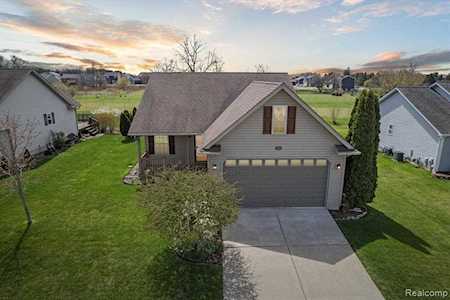 3442 Amber Oaks Dr Howell Twp, MI 48855