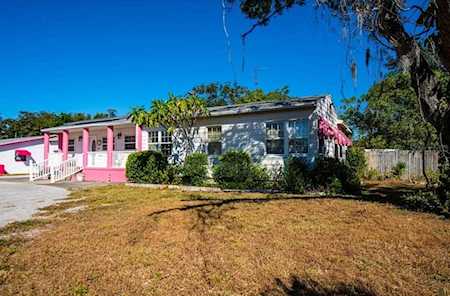 209 24th Ave S St. Petersburg, FL 33705
