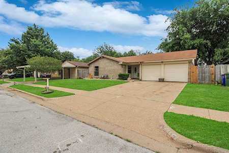 6412 Grasshopper Drive Watauga, TX 76148