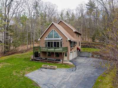 182 Mills Shore Dr Hampstead, NH 03841