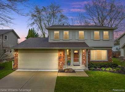 42526 Park Ridge Rd Novi, MI 48375