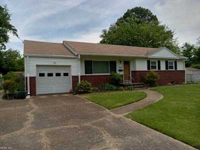 8212 Meadow Creek Rd Norfolk, VA 23518