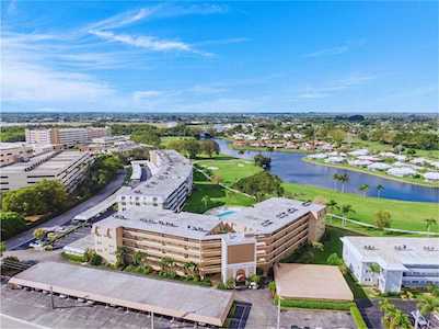 145 Atlantis Blvd #101 Atlantis, FL 33462