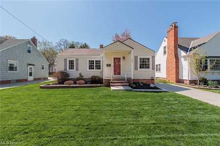 600 Parkside Dr Bay Village, OH 44140