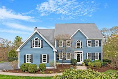 15 Whistler Lane Southborough, MA 01772