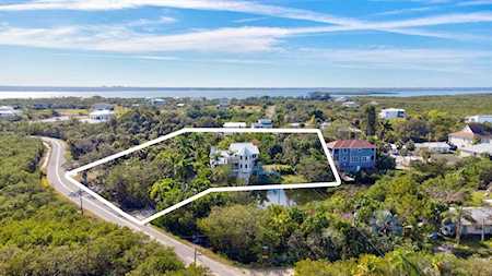 1015 Bayshore Dr Terra Ceia, FL 34250