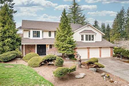 3633 204th Place NE Sammamish, WA 98074