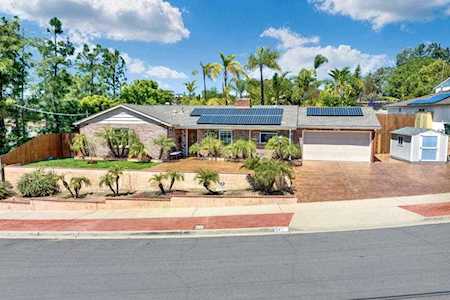 1436 Country Crest Dr El Cajon, CA 92021
