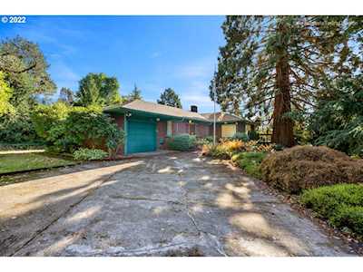 9314 NE Sacramento ST Portland, OR 97220