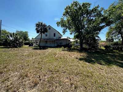 520 S 10th St Lake Wales, FL 33853